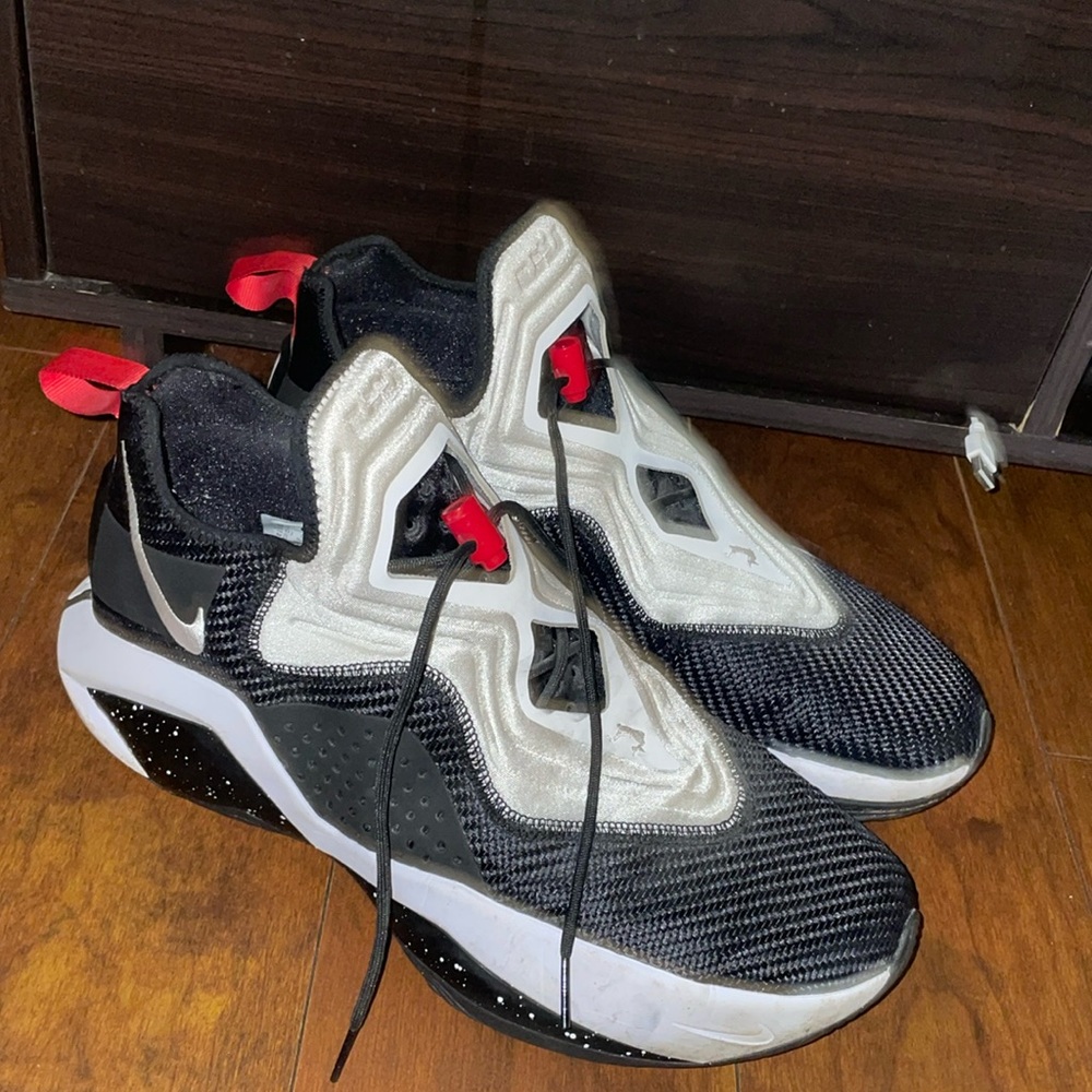 Nike LeBron Soldier XIV